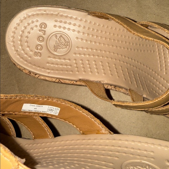 CROCS Tan A-Leigh Leather Multi Straps Slides Cork Wedge Women’s Sandals, Size 6 - Picture 12 of 15